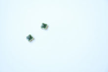 Load image into Gallery viewer, Four Leaf Stud Earrings Madaramidori (S)