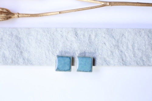 Square Stud Earrings Kinutaseiji (L)