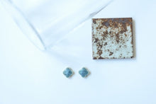 Load image into Gallery viewer, Four Leaf Stud Earrings Yamaruri (S)