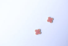 Load image into Gallery viewer, Four Leaf Stud Earrings Sakura (M)092